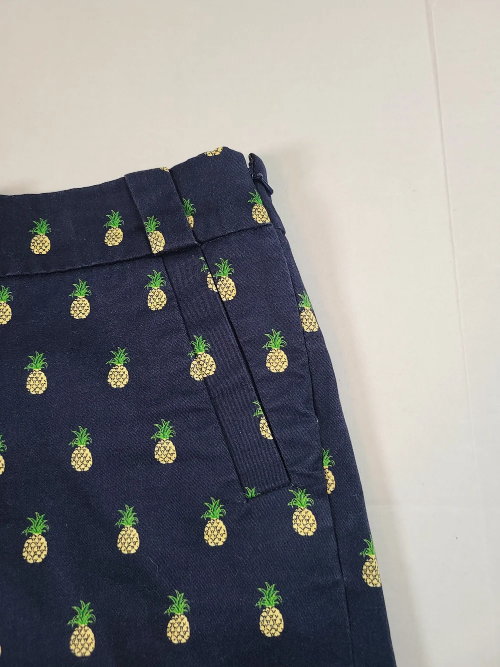 J. Crew Womens 6 Cotton Blend Navy Pineapple-Print Chino Shorts Side Zip